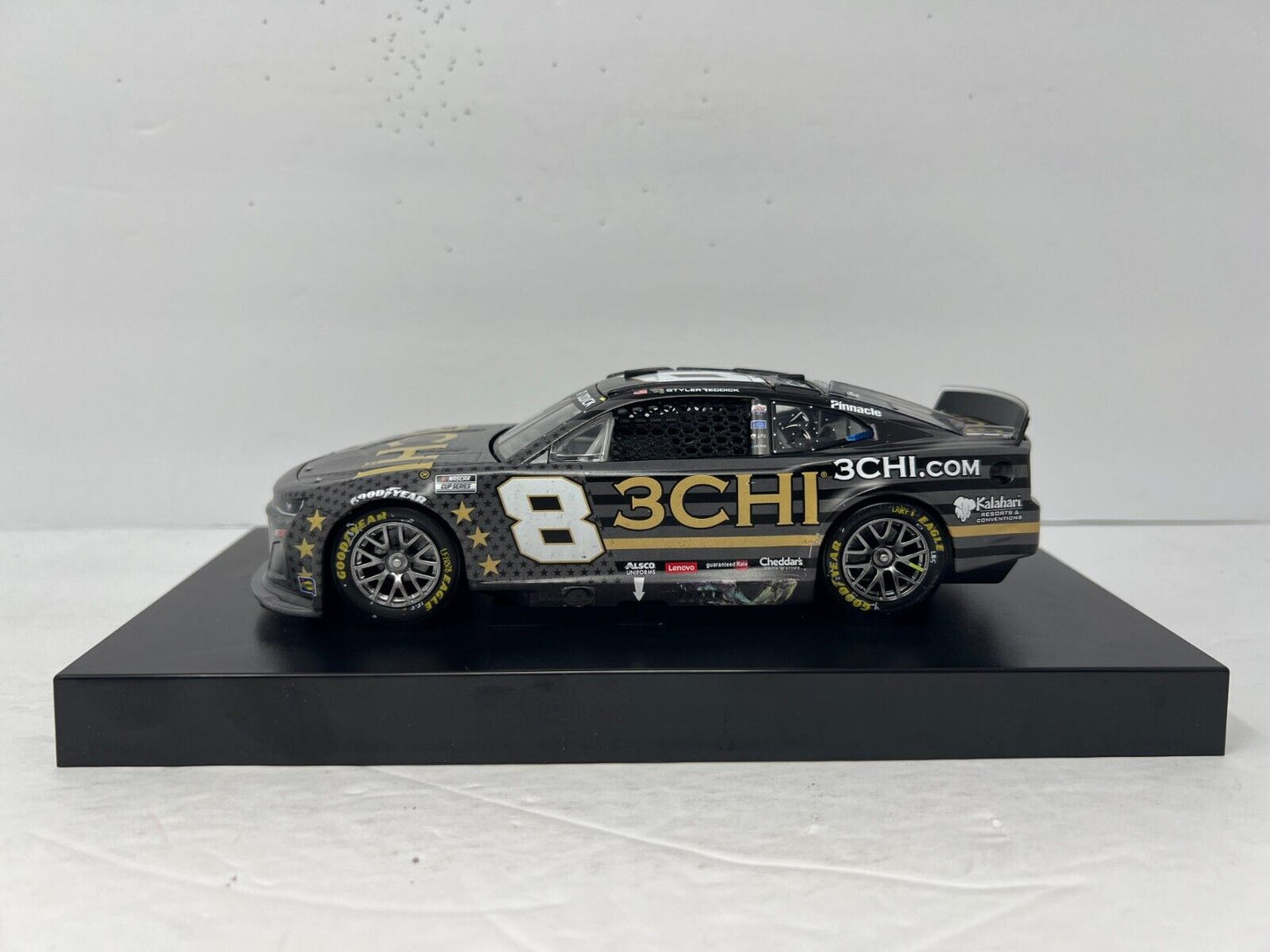 Lionel Nascar #8 Tyler Reddick 3CHI Salutes Win 2022 Camaro ZL1 1:24 Diecast