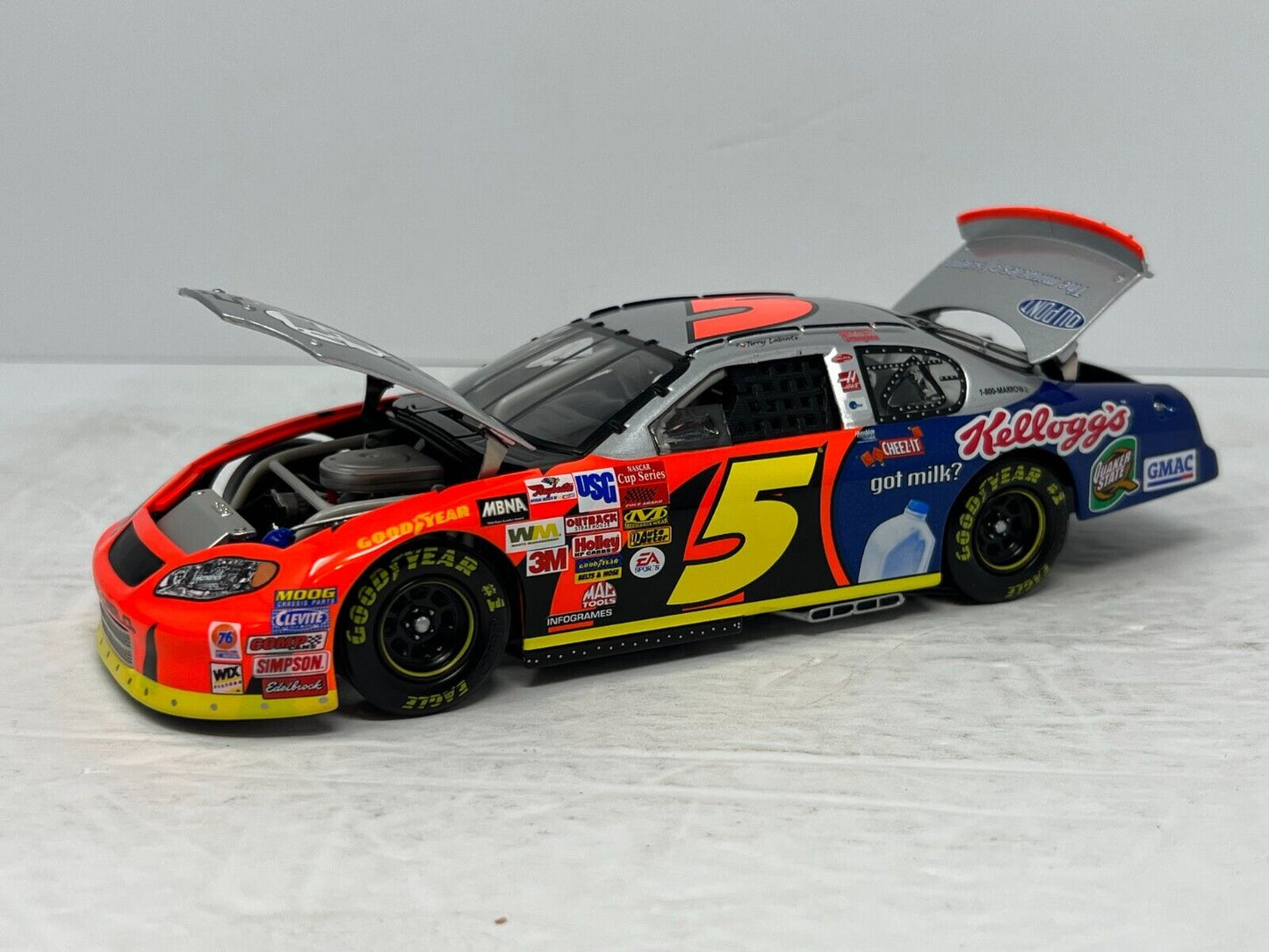 Action Nascar #5 Terry Labonte Kellogg's The Victory Lap GM Dealers 1:24 Diecast