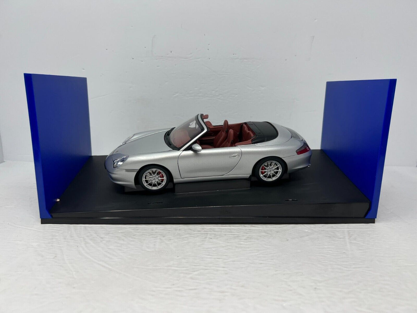 Autoart Porsche 911 Carrera Cabrio Facelift Arktissilber Metallic 1:18 Diecast