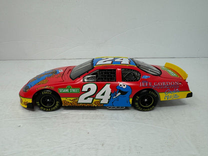 Action Nascar #24 Jeff Gordon Foundation Sesame Street 2003 Chevy 1:24 Diecast