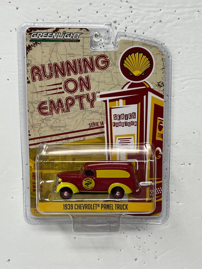 Greenlight Running on Empty 1939 Chevrolet Panel Truck 1:64 Diecast