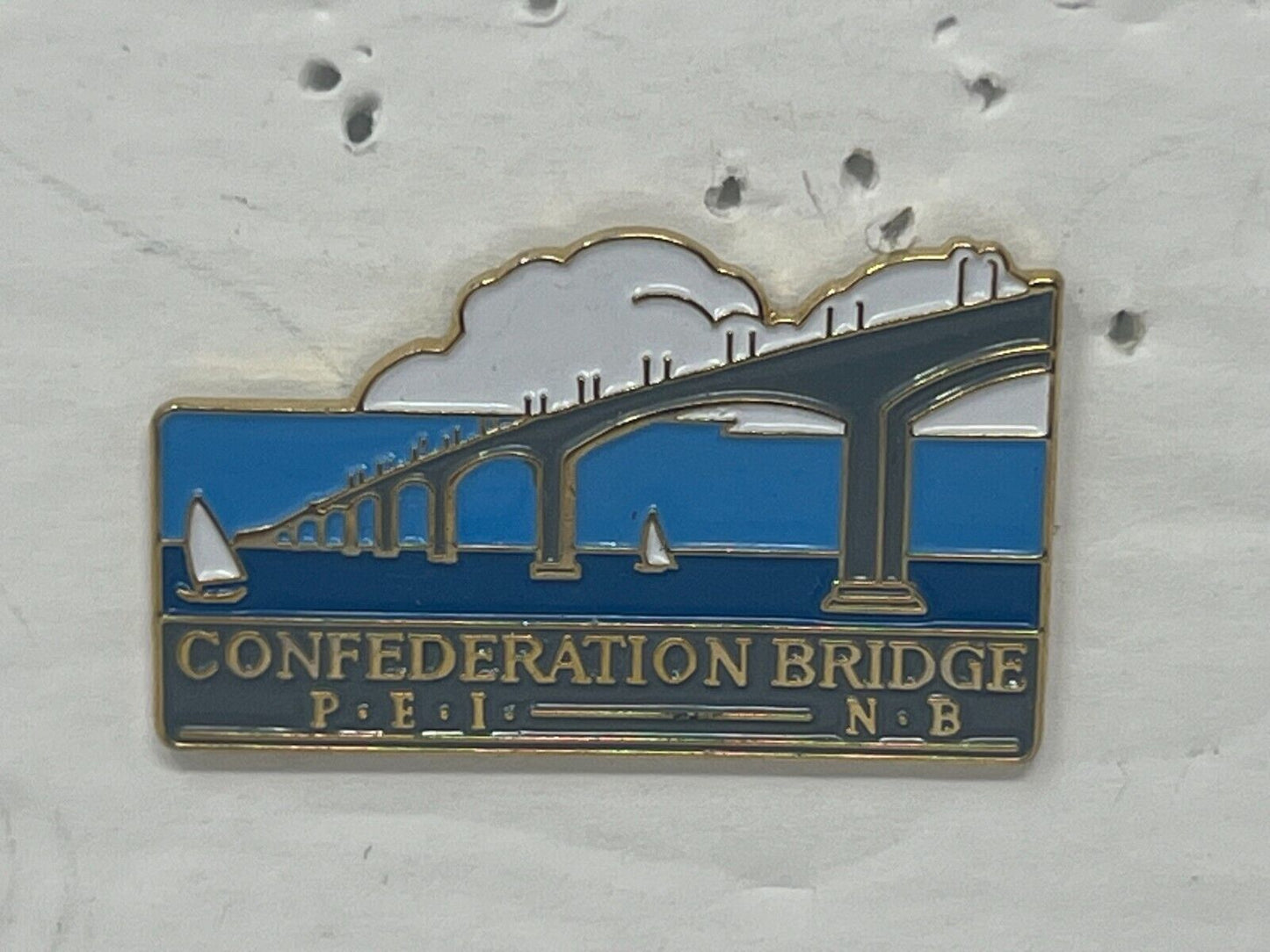 Confederation Bridge Prince Edward Island Souvenir Cities & States Lapel Pin SP4