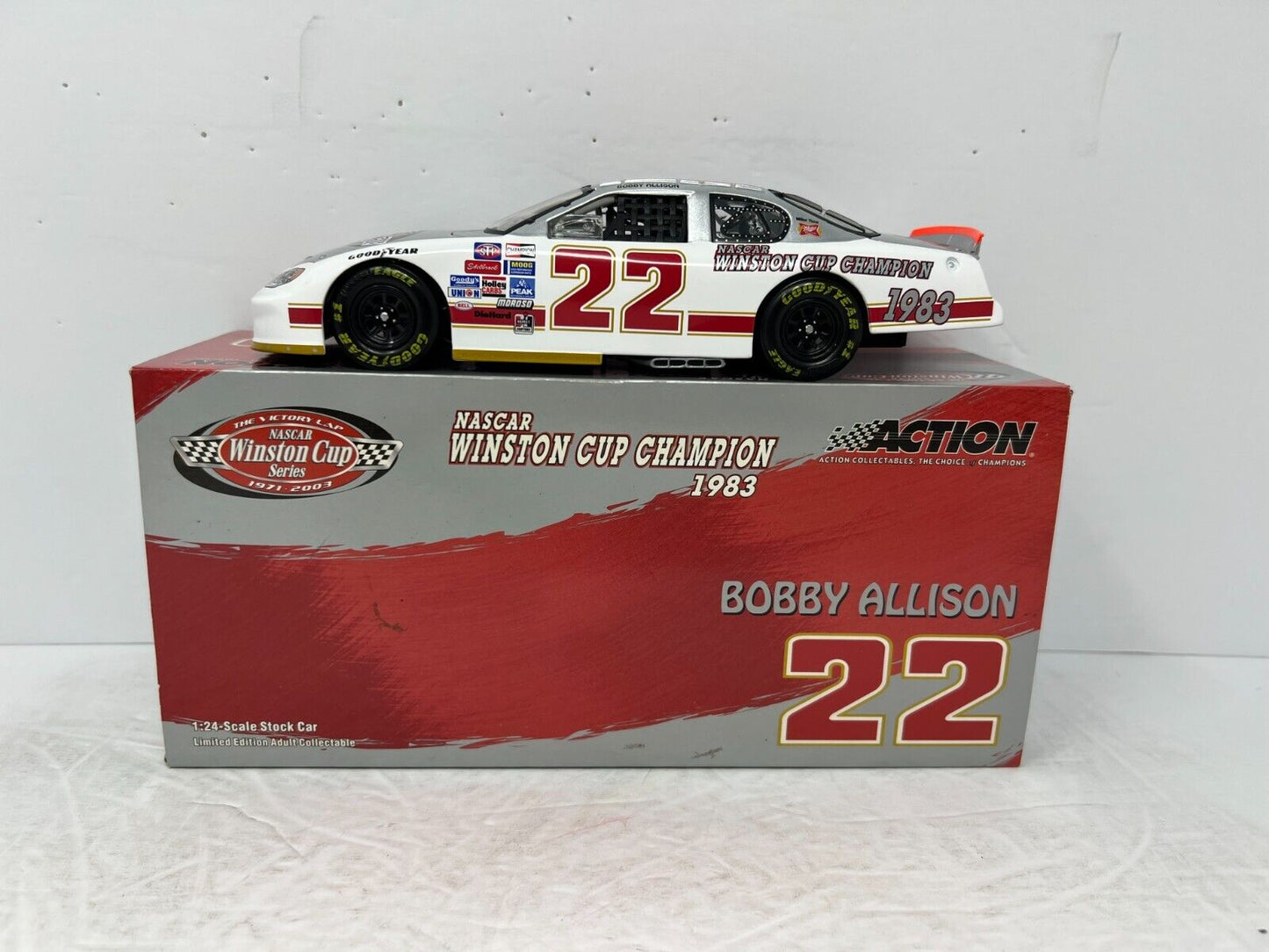 Action Nascar Bobby Allison Victory Lap 1983 Champion GM Dealers 1:24 Diecast