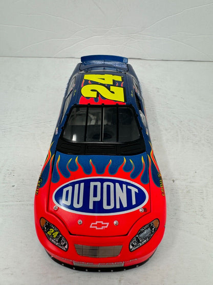 Action Nascar #24 Jeff Gordon DuPont 2003 Chevrolet Monte Carlo 1:24 Diecast