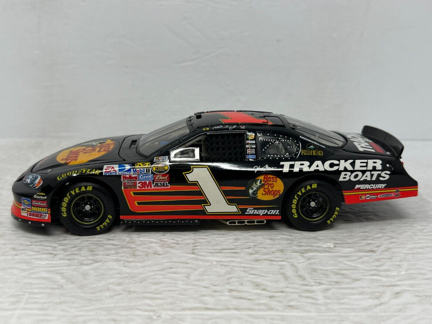 Action Nascar #1 Martin Truex Jr. Bass Pro GM Dealers 2007 1:24 Diecast 1 of 600