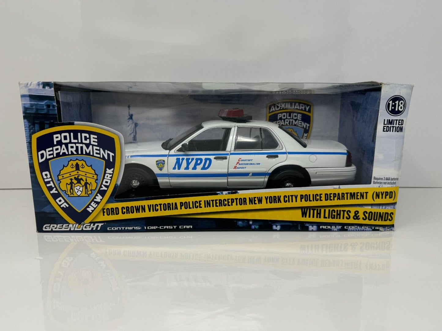 Greenlight NYPD Police Department Ford Crown Victoria Interceptor 1:18 Diecast