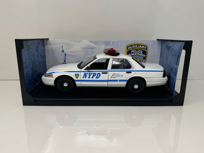 Greenlight NYPD Police Department Ford Crown Victoria Interceptor 1:18 Diecast