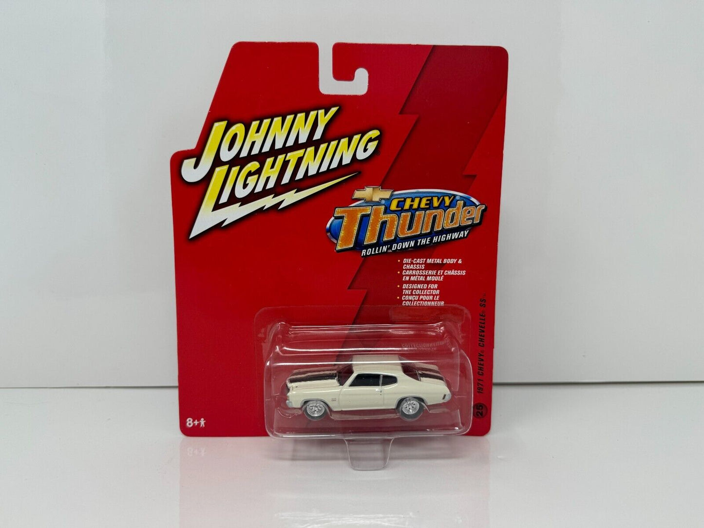 Johnny Lightning Chevy Thunder 1971 Chevy Chevelle SS 1:64 Diecast