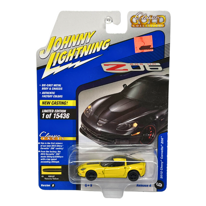 Johnny Lightning Classic Gold 2012 Chevy Corvette Z06 1:64 Diecast Version B