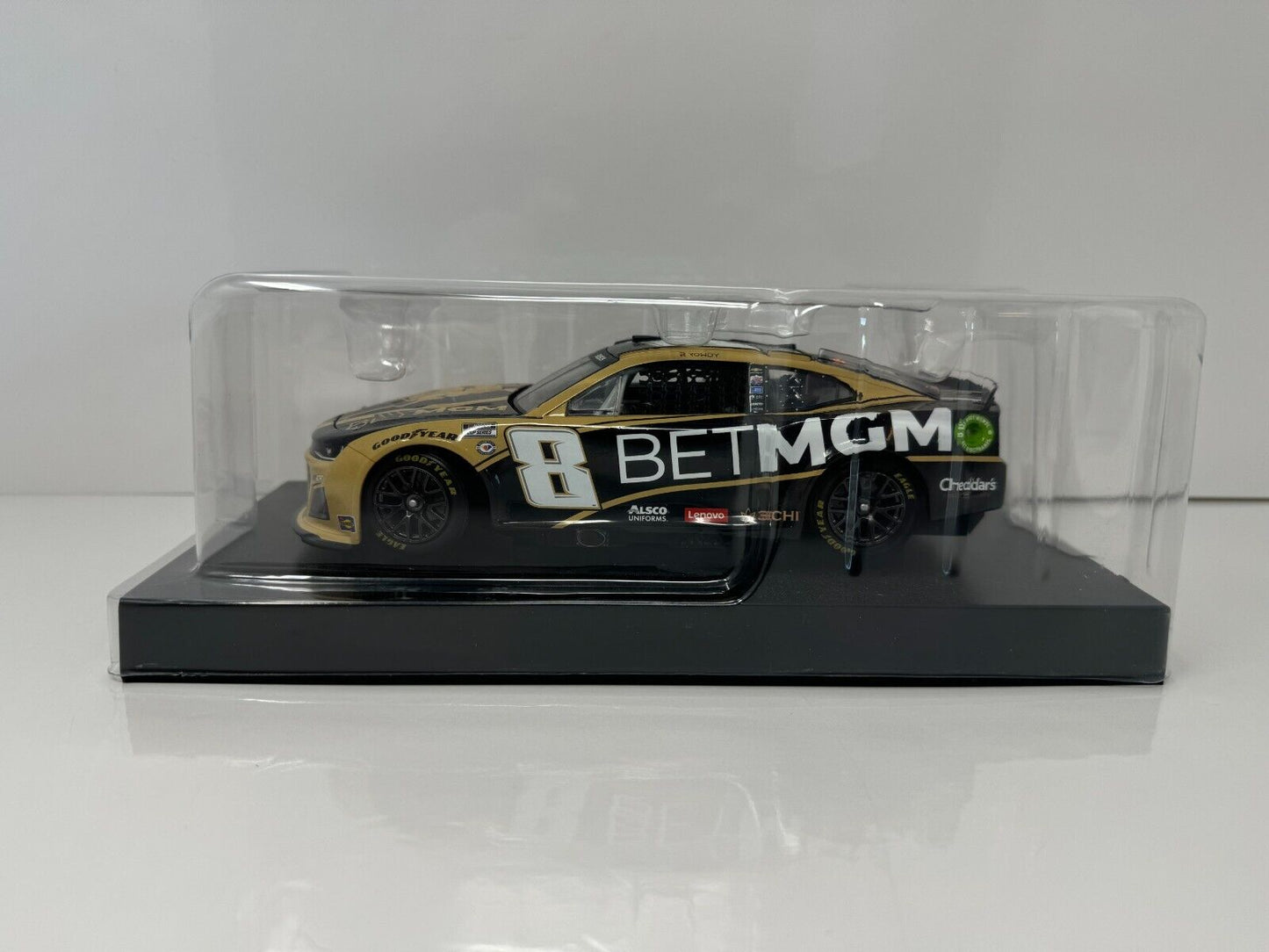 Lionel Nascar #8 Kyle Busch BetMGM 2023 Chevrolet Camaro ZL1 1:24 Diecast