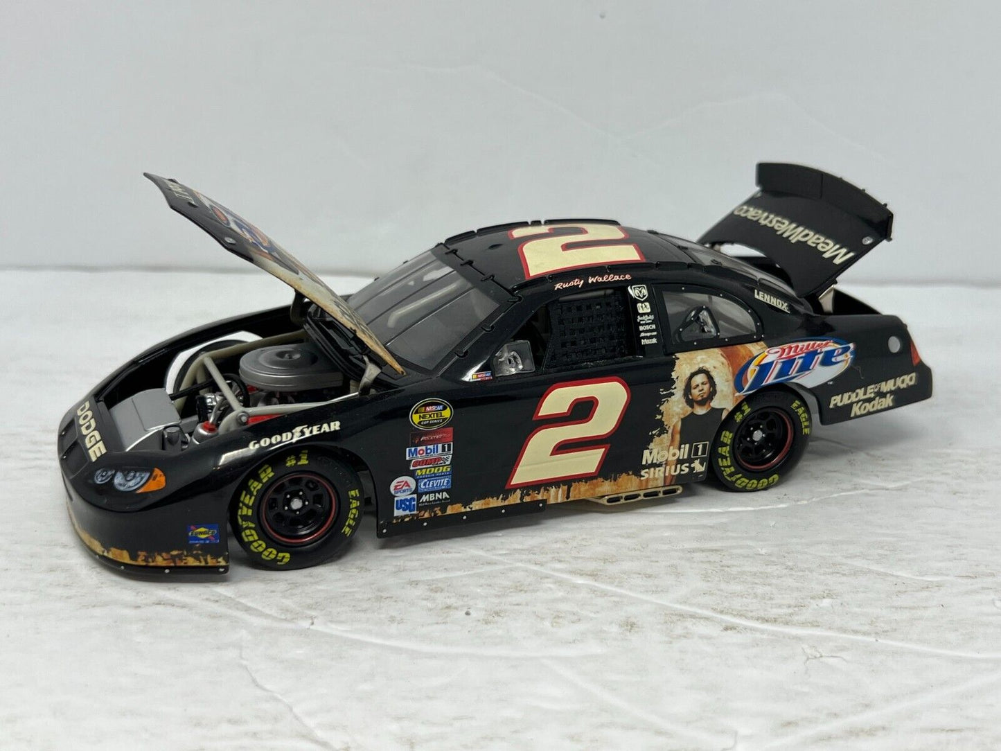 Action Nascar #2 Rusty Wallace Miller Puddle of Mudd 2004 Intrepid 1:24 Diecast