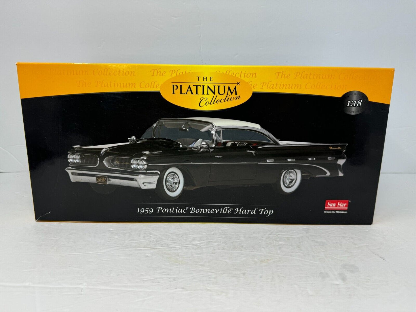 Sun Star 1959 Pontiac Bonneville Hard Top Platinum Collection 1:18 Diecast