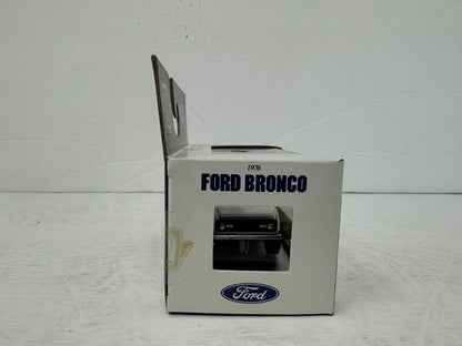 M2 Machines 1976 Ford Bronco 1:64 Diecast