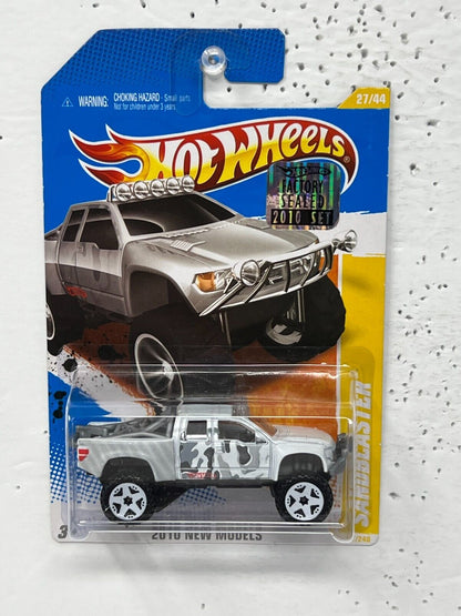 Hot Wheels 2010 New Models Sandblaster Fantasy Cars Fantasy Cars 1:64 Diecast Factory Sealed