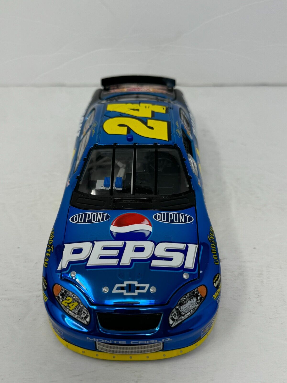 Action Nascar #24 Jeff Gordon Pepsi 2005 Monte Carlo Color Chrome 1:24 Diecast