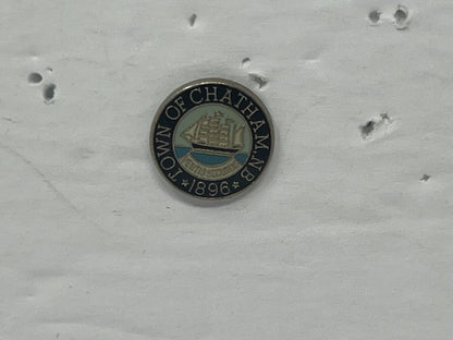 Town of Chatham New Brunswick Souvenir Cities & States Lapel Pin SP3 V2
