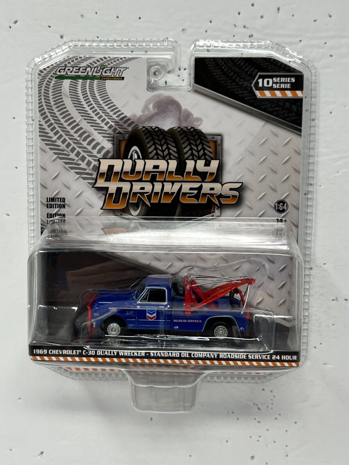 Greenlight Dually Drivers 1969 Chevrolet C-30 Dually Wrecker 1:64 Diecast