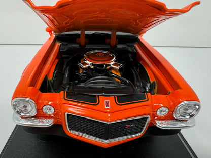 Maisto 1971 Chevrolet Camaro Special Edition 1:18 Diecast Orange