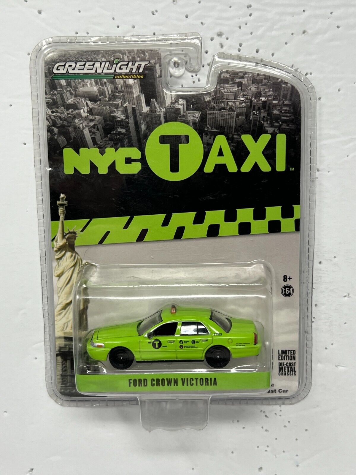 Greenlight NYC Taxi Ford Crown Victoria 1:64 Diecast