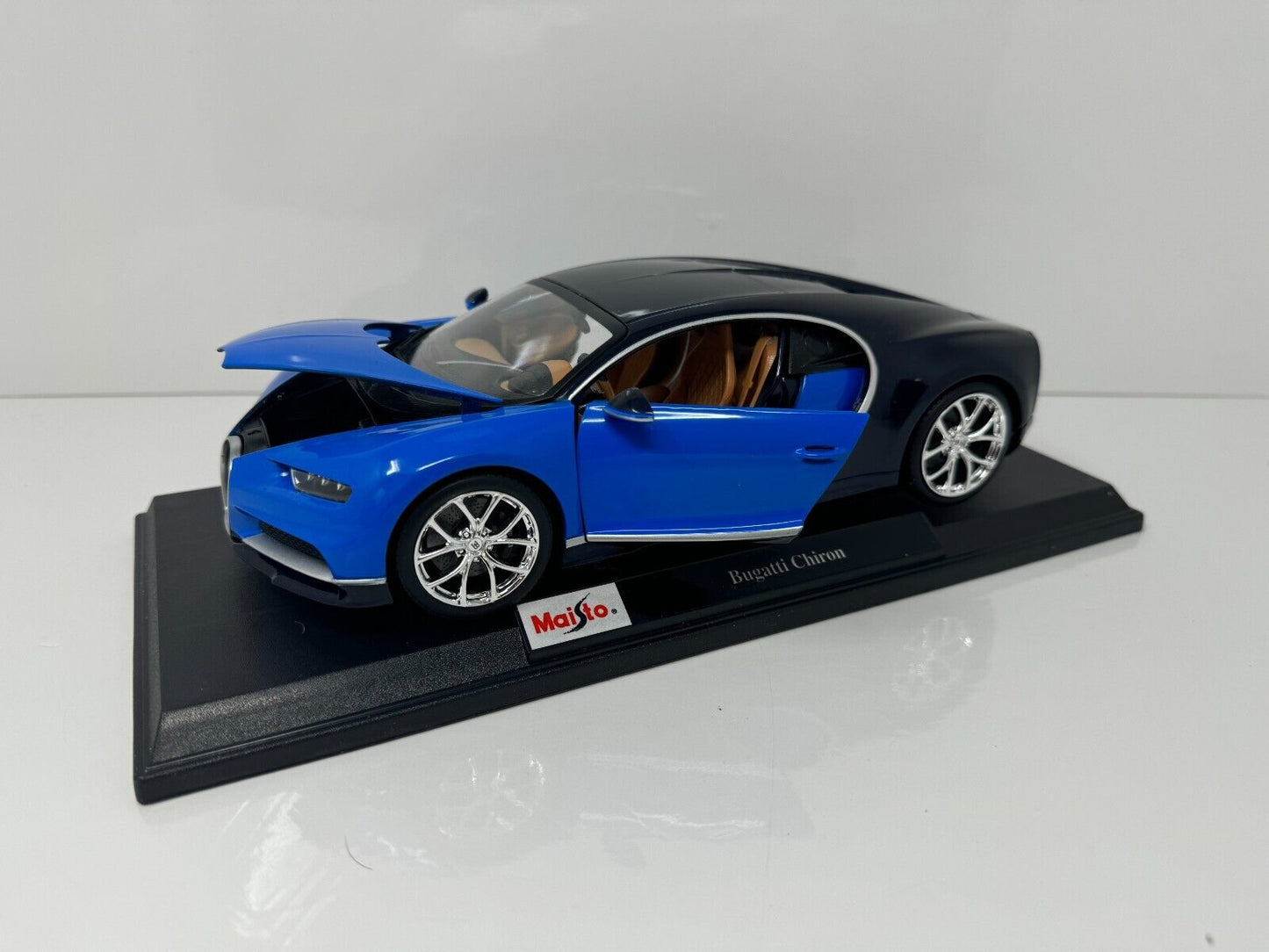 Maisto Bugatti Chiron Special Edition 1:18 Diecast Blue Color