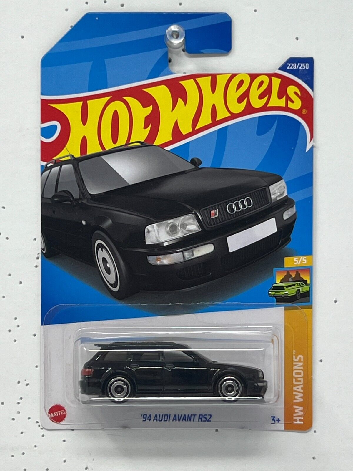 Hot Wheels Wagons 1994 Audi Avant RS2 1:64 Diecast