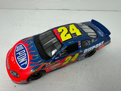 Action Nascar #24 Jeff Gordon DuPont 2003 Chevrolet Monte Carlo 1:24 Diecast