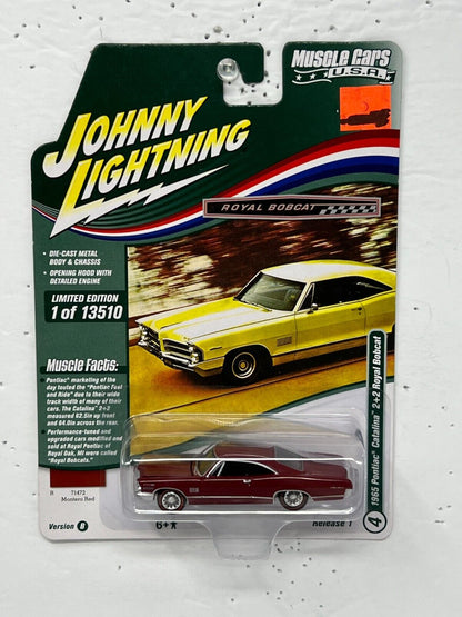 Johnny Lightning Muscle Cars 1965 Pontiac Catalina 2+2 Royal Bobcat 1:64 Diecast