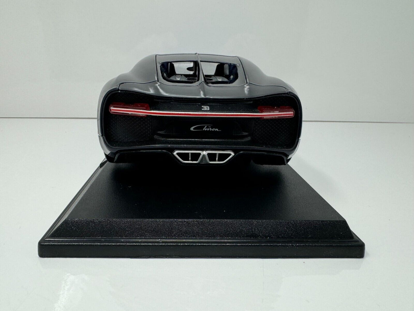 Maisto Bugatti Chiron Special Edition 1:18 Diecast Blue Color