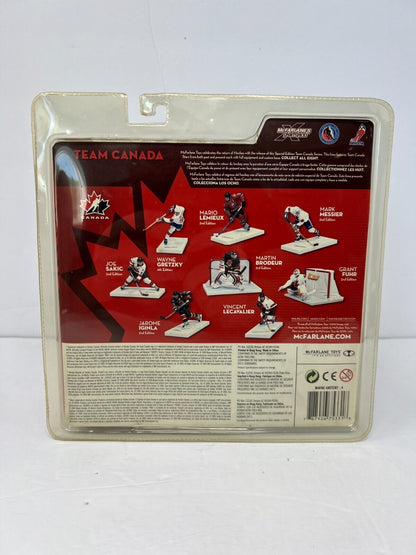 McFarlane NHL Wayne Gretzky White Jersey 1987 Team Canada 6 Inch Figure