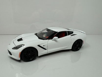 Maisto 2014 Chevrolet Corvette Stingray Z51 Special Edition 1:18 Diecast White