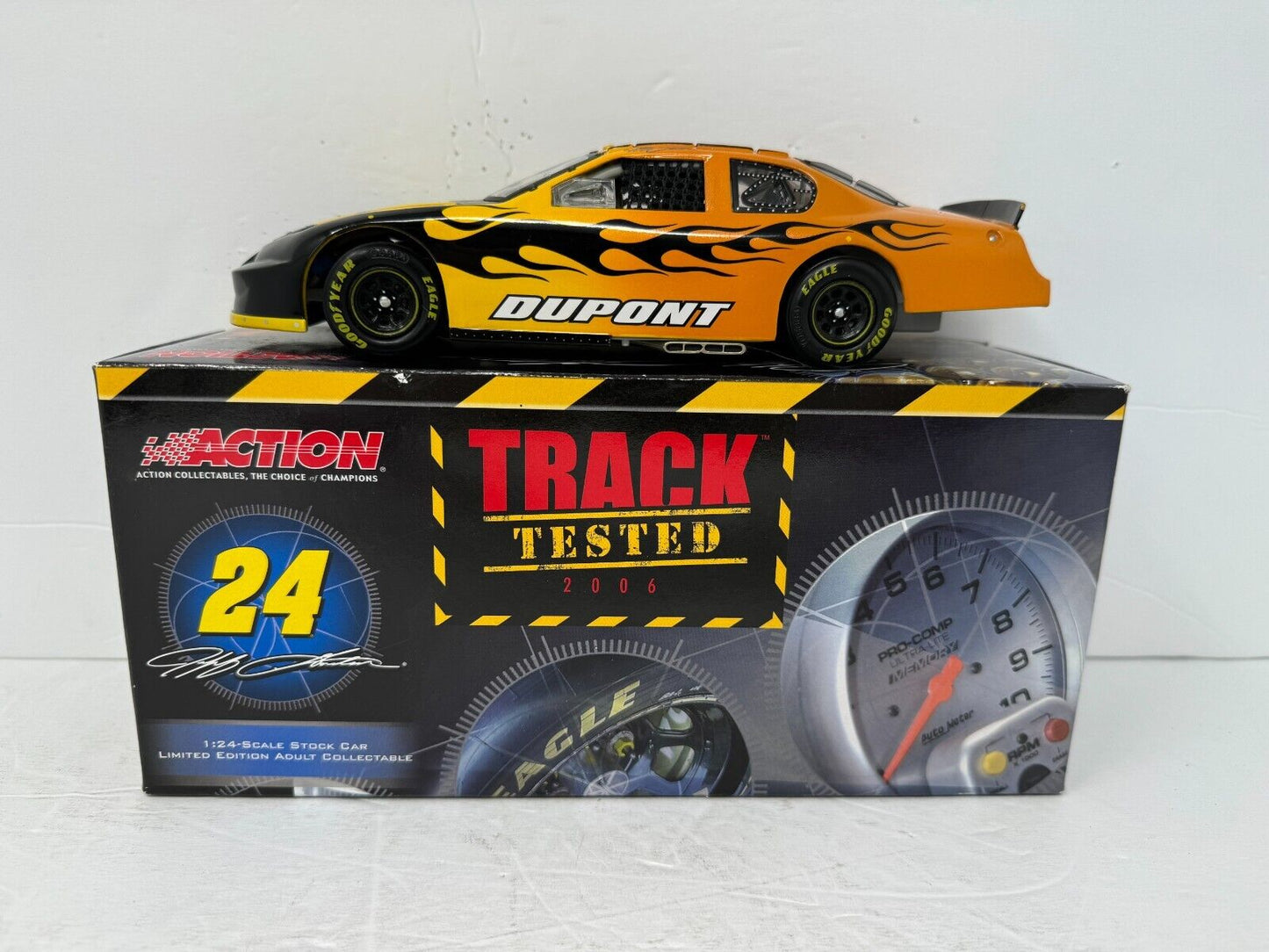 Action Nascar RCCA #24 Jeff Gordon DuPont Track Tested Monte Carlo 1:24 Diecast