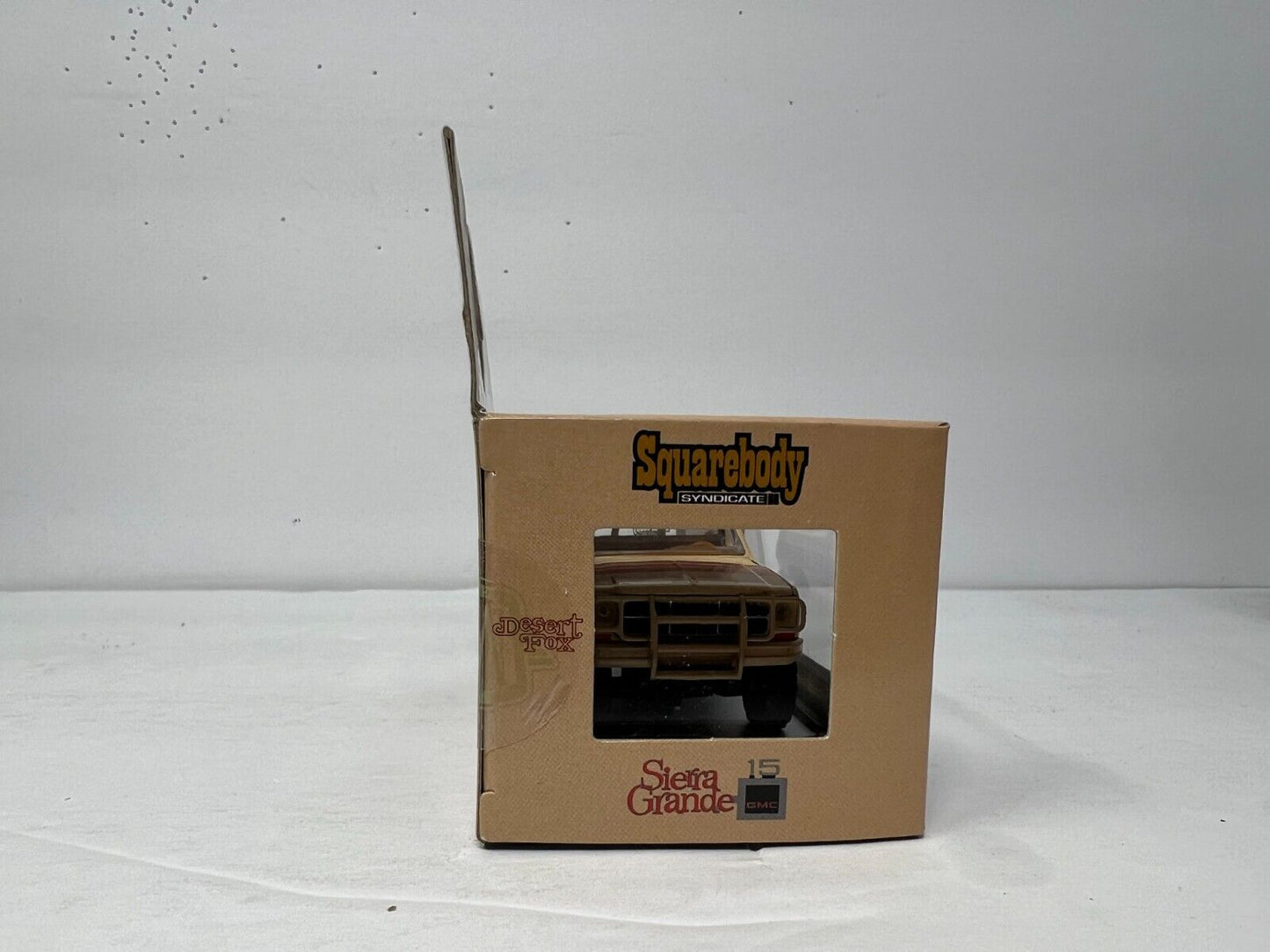 M2 Machines Squarebody 1976 GMC Sierra Grande 15 Desert Fox 1:64 Diecast