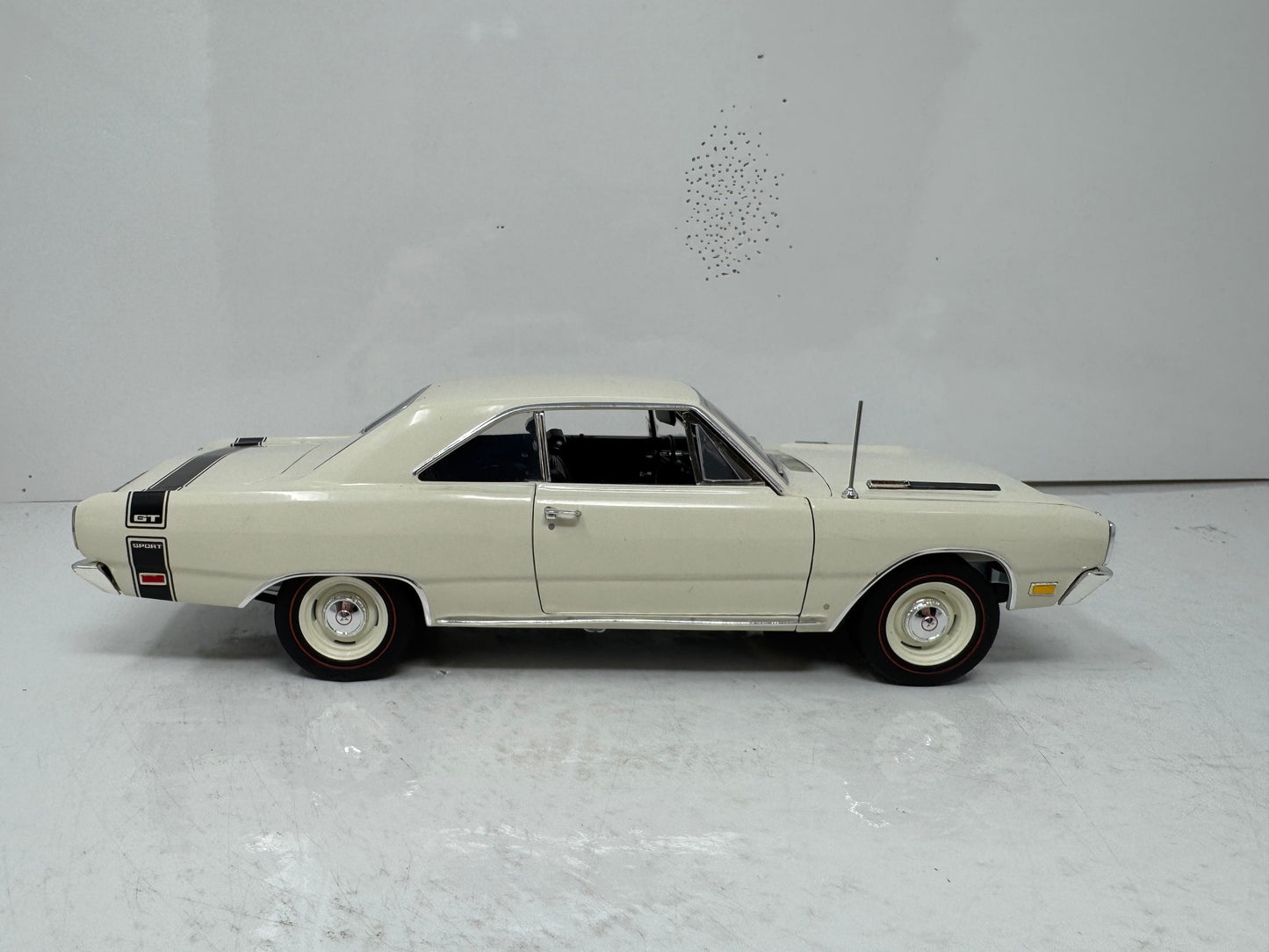 ACME Nice Car Collection #10 1969 Dodge Dart GTS 440 1:18 Diecast