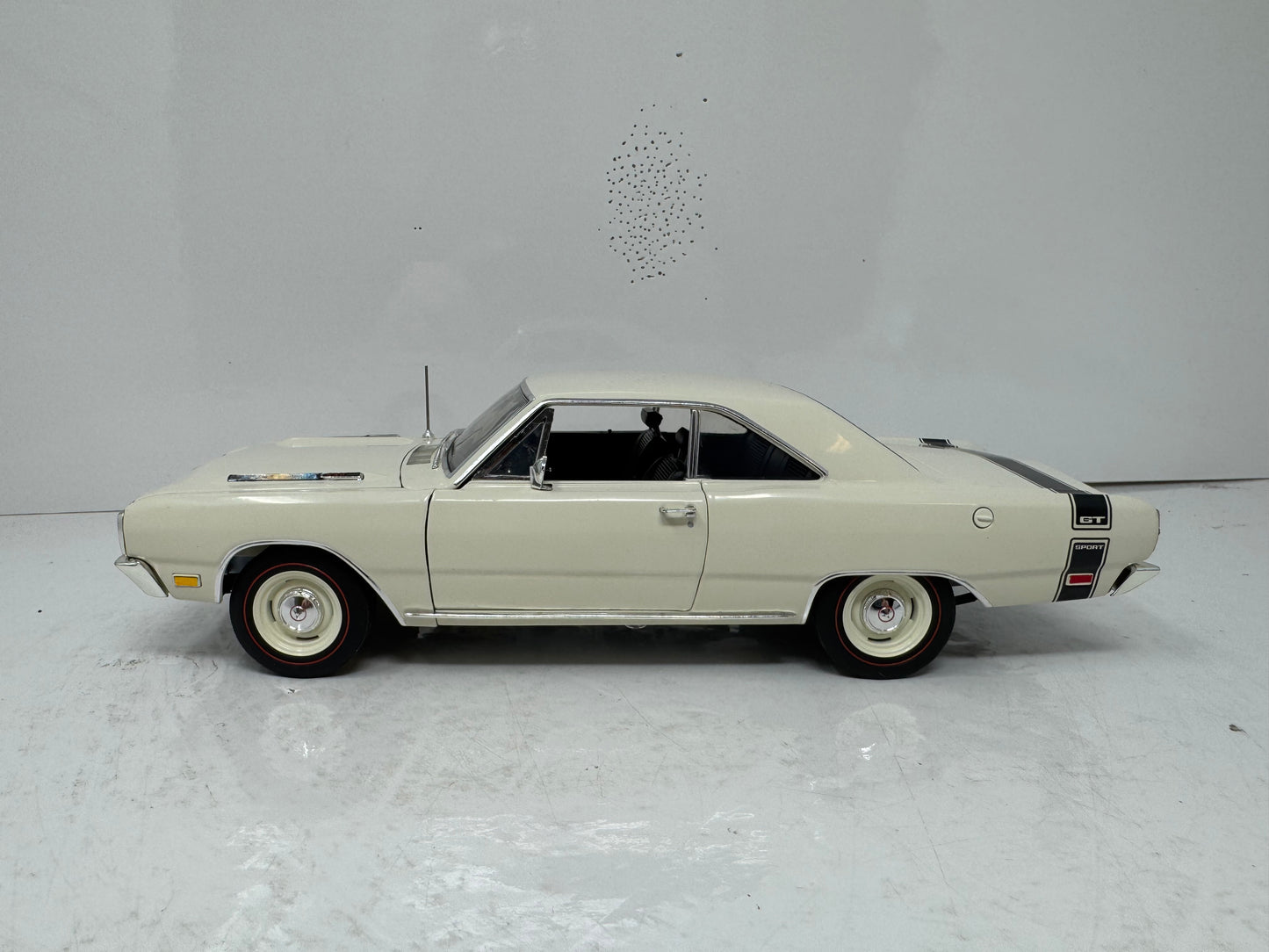 ACME Nice Car Collection #10 1969 Dodge Dart GTS 440 1:18 Diecast