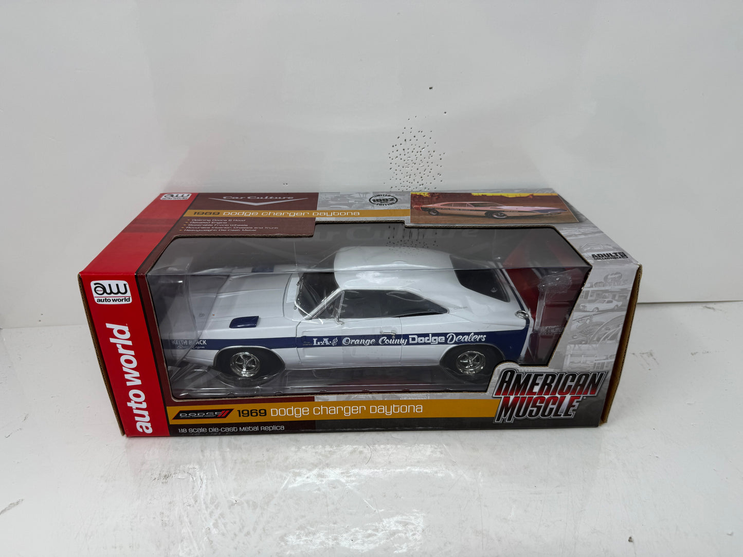 Autoworld American Muscle 1969 Dodge Charger Daytona LA & Orange County Dodge Dealer 1:18 Diecast