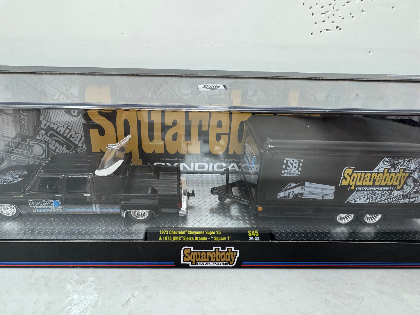 M2 Machines Squarebody Syndicate 1973 Chevy Cheyenne & Hauler 1:64 Diecast