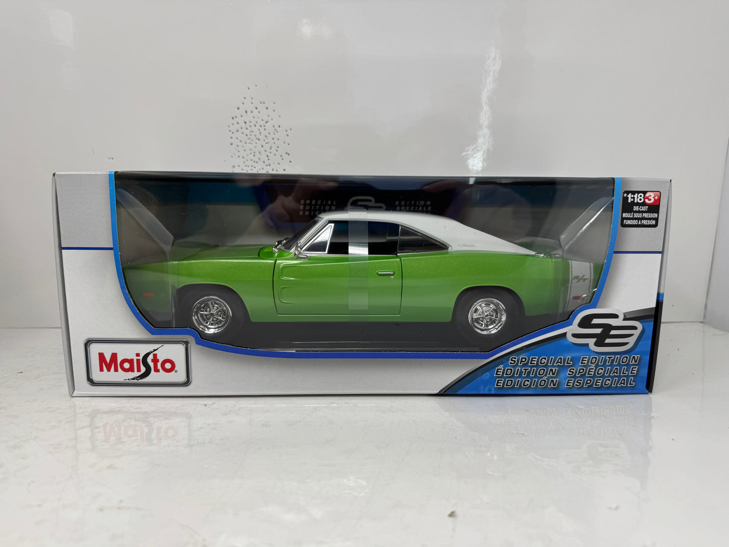 Maisto 1969 Dodge Charger R/T Mopar Special Edition 1:18 Diecast