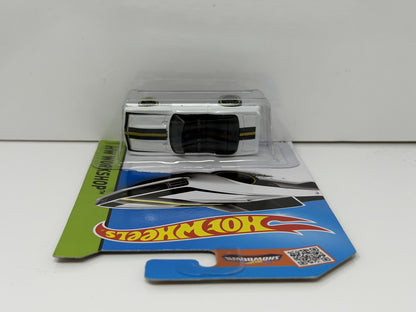 Hot Wheels HW Workshop 1969 Chevrolet Camaro 1:64 Diecast White