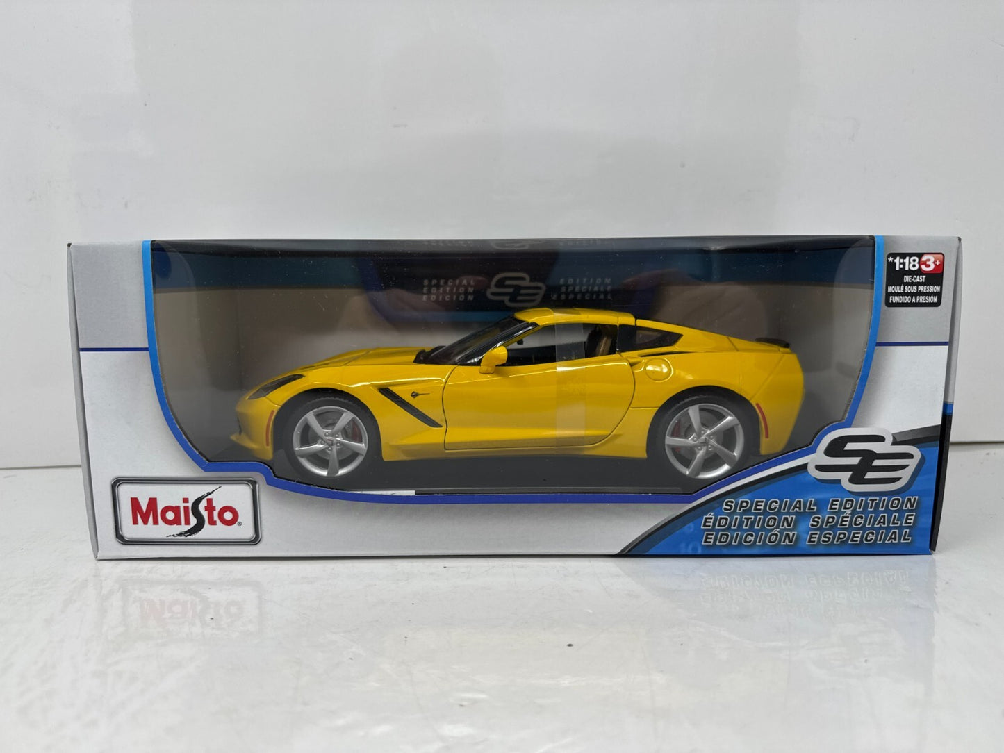 Maisto 2014 Chevrolet Corvette Stingray Special Edition 1:18 Diecast