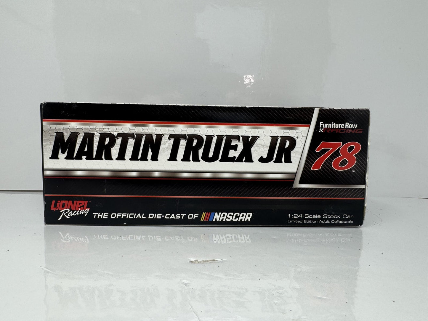 Lionel NASCAR Martin Truex Jr. #78 Wix Filters 2017 Toyota Camry 1:24 Diecast