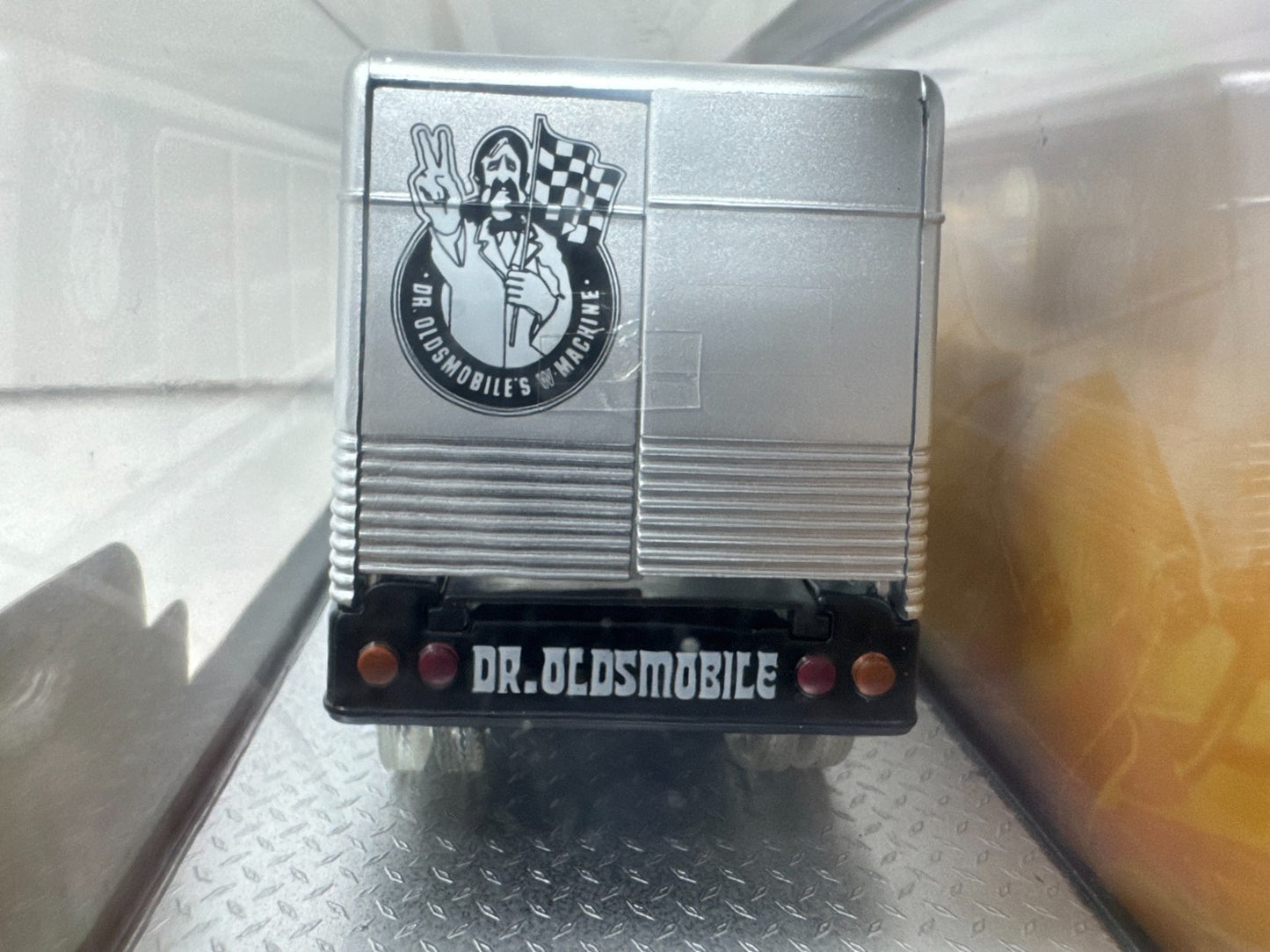 M2 Machines Auto Haulers 1970 Oldsmobile Cutlass 442 W-30 CHASE 1:64 Diecast