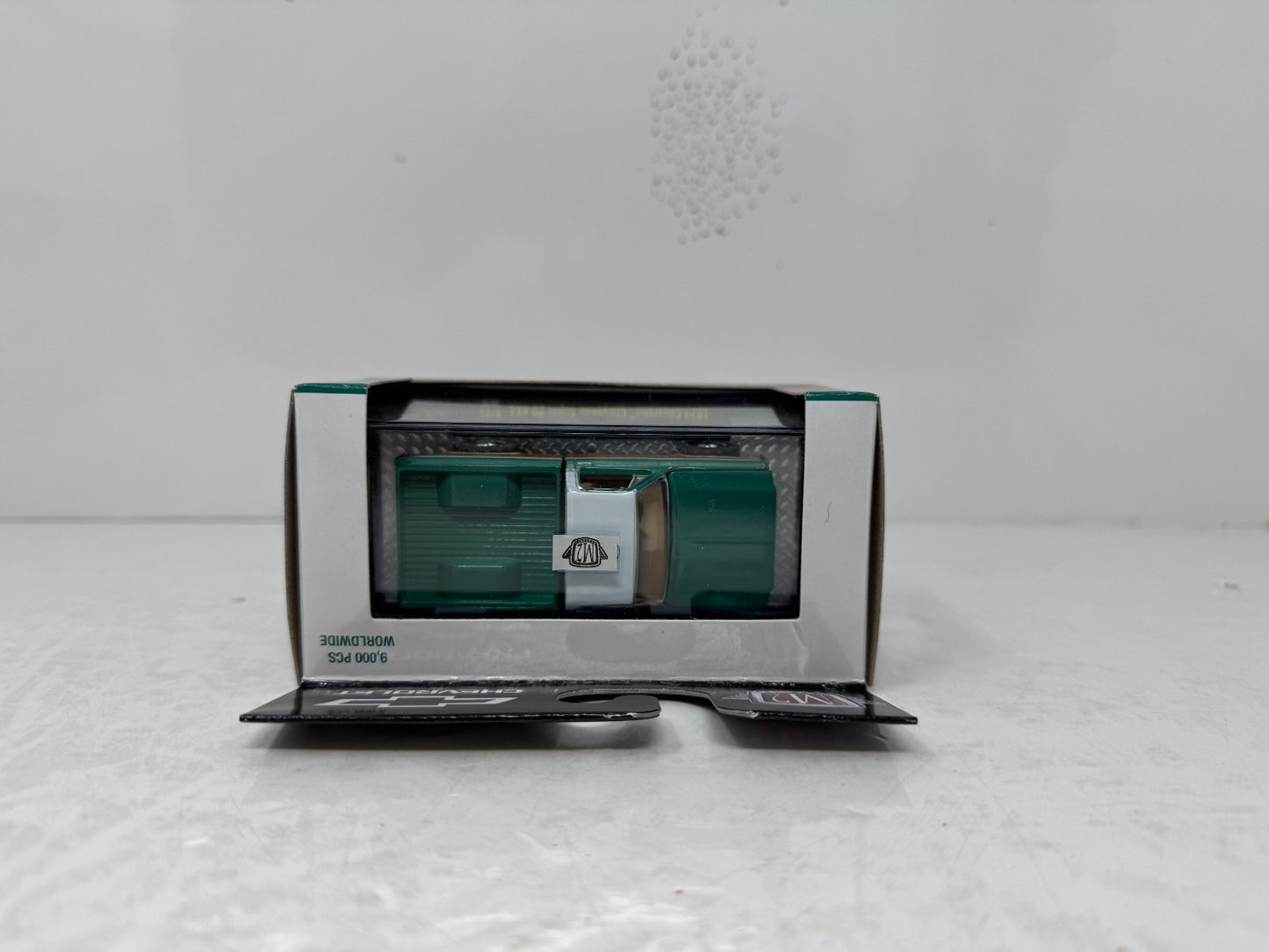 M2 Machines Chevrolet 1973 Chevrolet Cheyenne Super 20 4x4 1:64 Diecast