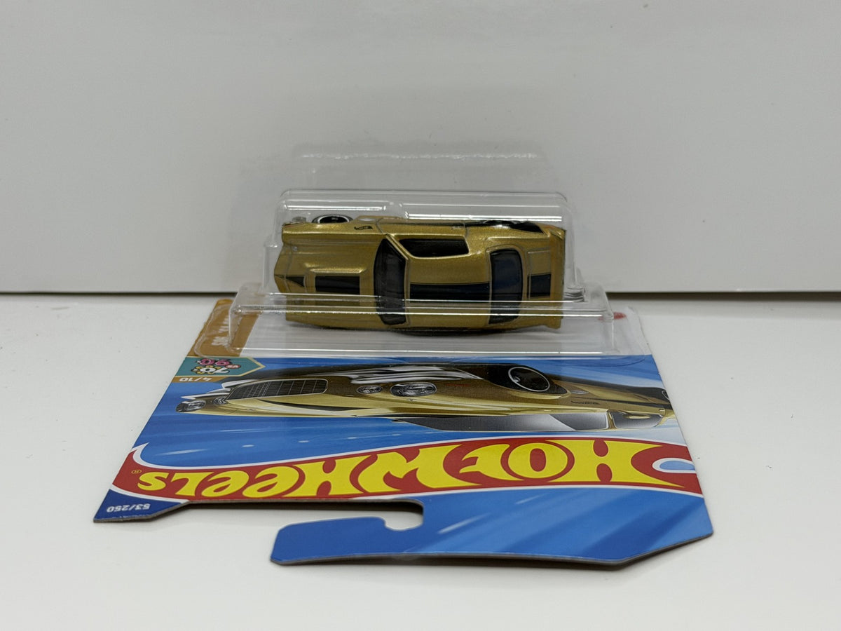 Hot Wheels HW '70s vs. '90s 1970 Chevrolet Camaro RS 1:64 Diecast Gold