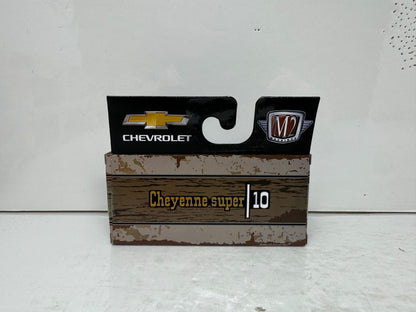 M2 Machines Chevrolet 1973 Chevrolet Cheyenne Super 10 1:64 Diecast Brown