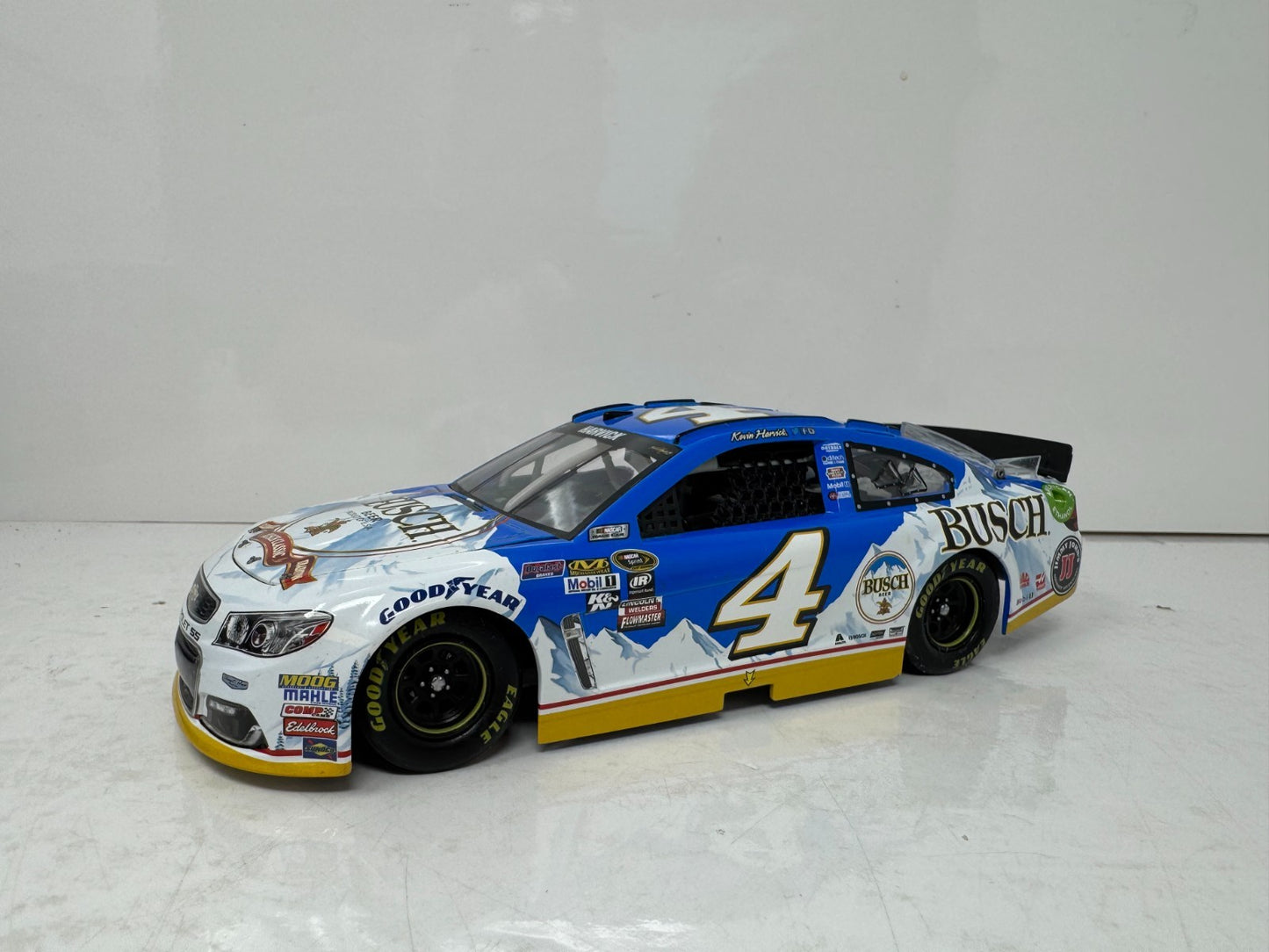 Lionel Racing Nascar #4 Kevin Harvick Busch Beer 2016 Chevy SS 1:24 Diecast
