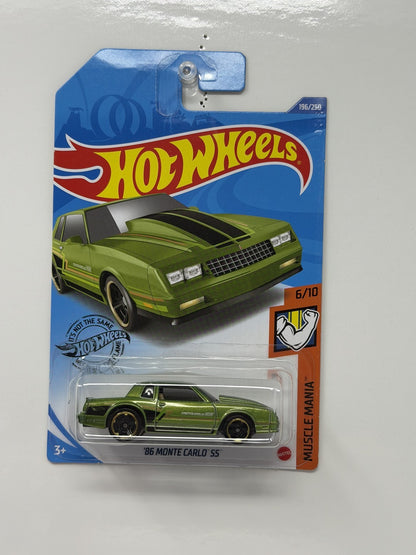 Hot Wheels Muscle Mania 1986 Chevrolet Monte Carlo SS 1:64 Diecast Green