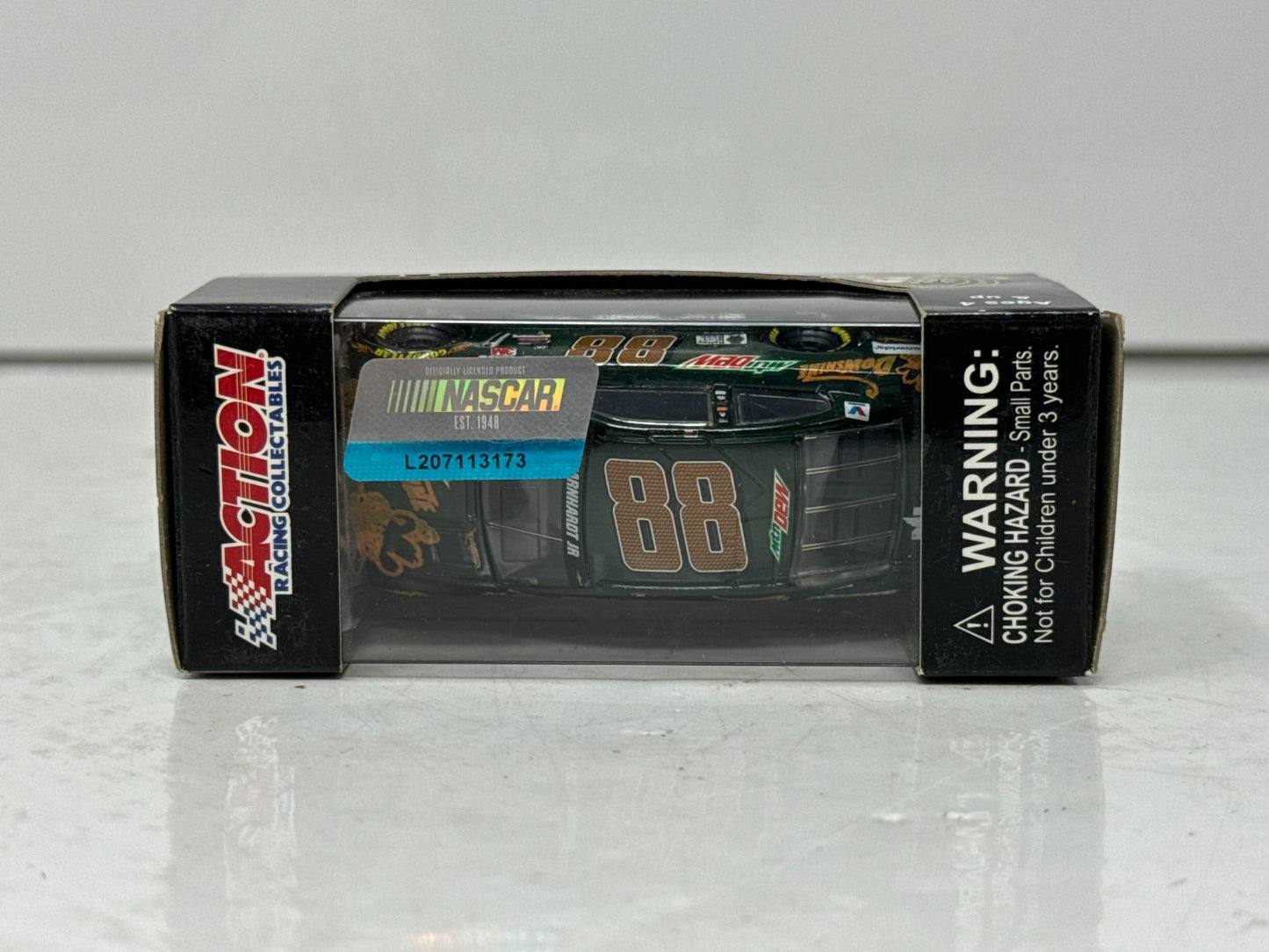 Dale Earnhardt Jr #88 Mountain Dew DewShine 2015 SS 1:64 Diecast Lionel
