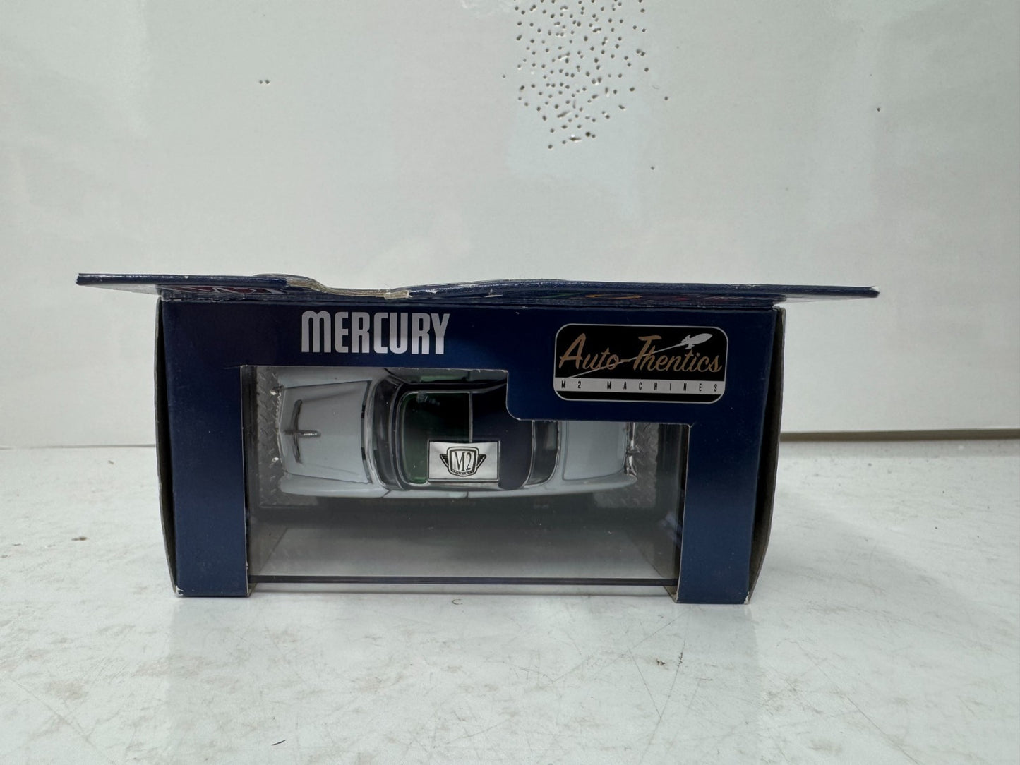 M2 Machines Auto Thentics 1954 Mercury Sun Valley 1:64 Diecast