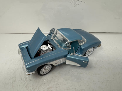 Ertl American Muscle 1961 Chevrolet Corvette 1:18 Diecast