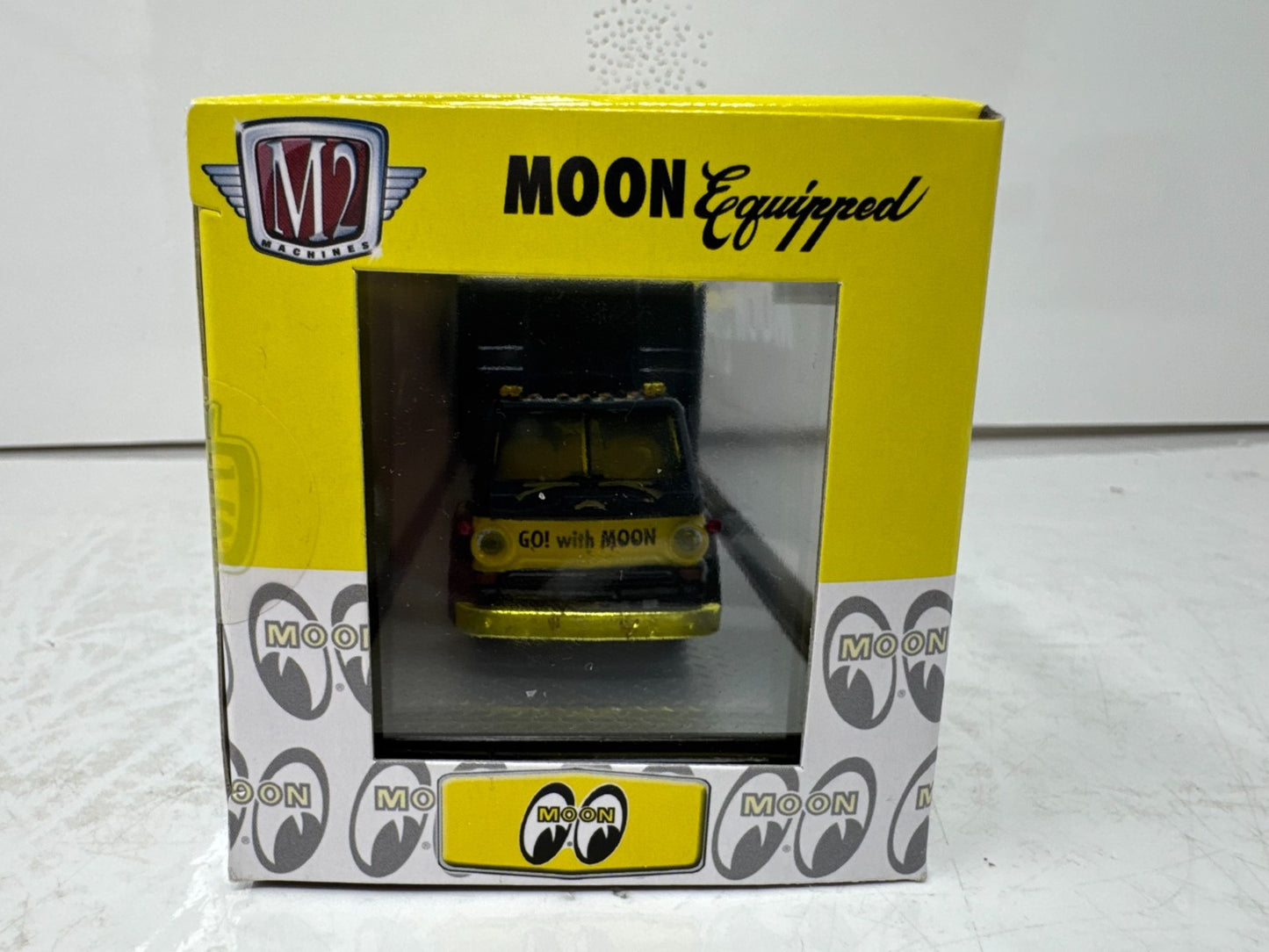 M2 Machines Dodge L600 & 1969 Dodge Charger Daytona Mooneyes CHASE 1:64 Diecast